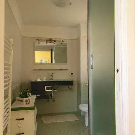 Sunshine 2 Hébergement de vacances *