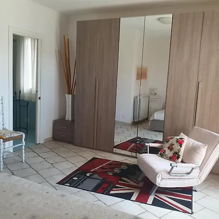 Sunshine 2 Casa vacanze Marina dʼAndora