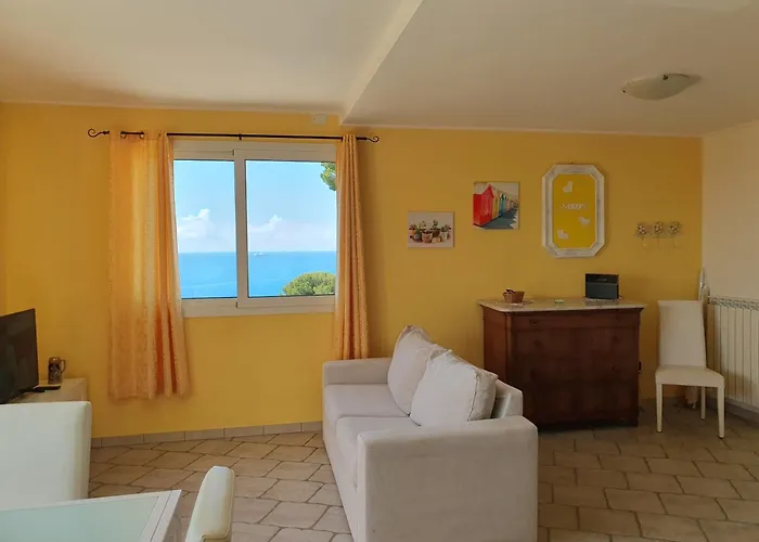 Semesterbostad Sunshine 2 Marina dʼAndora