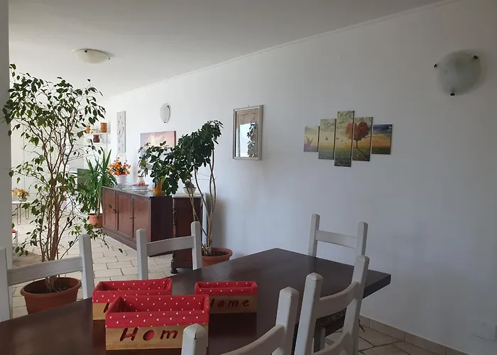 Sunshine 2 Semesterbostad Marina dʼAndora